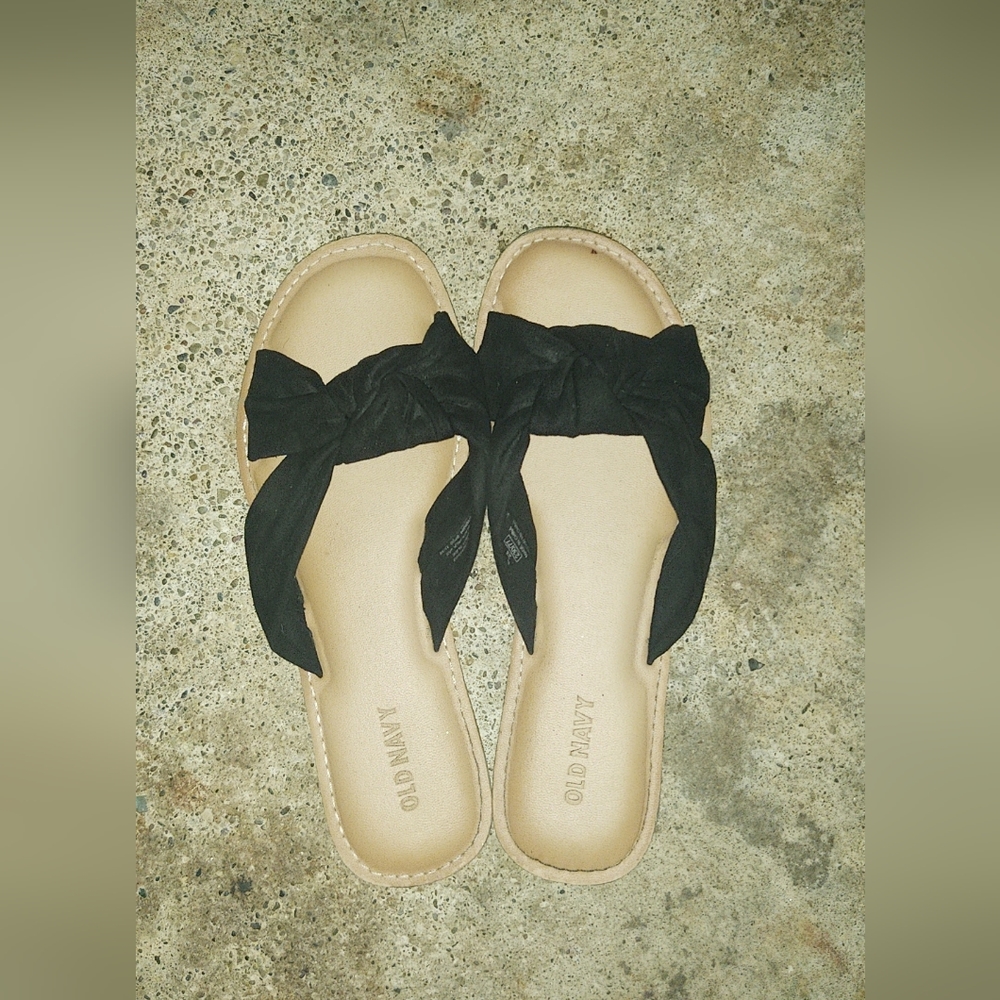 Bow tie sandals